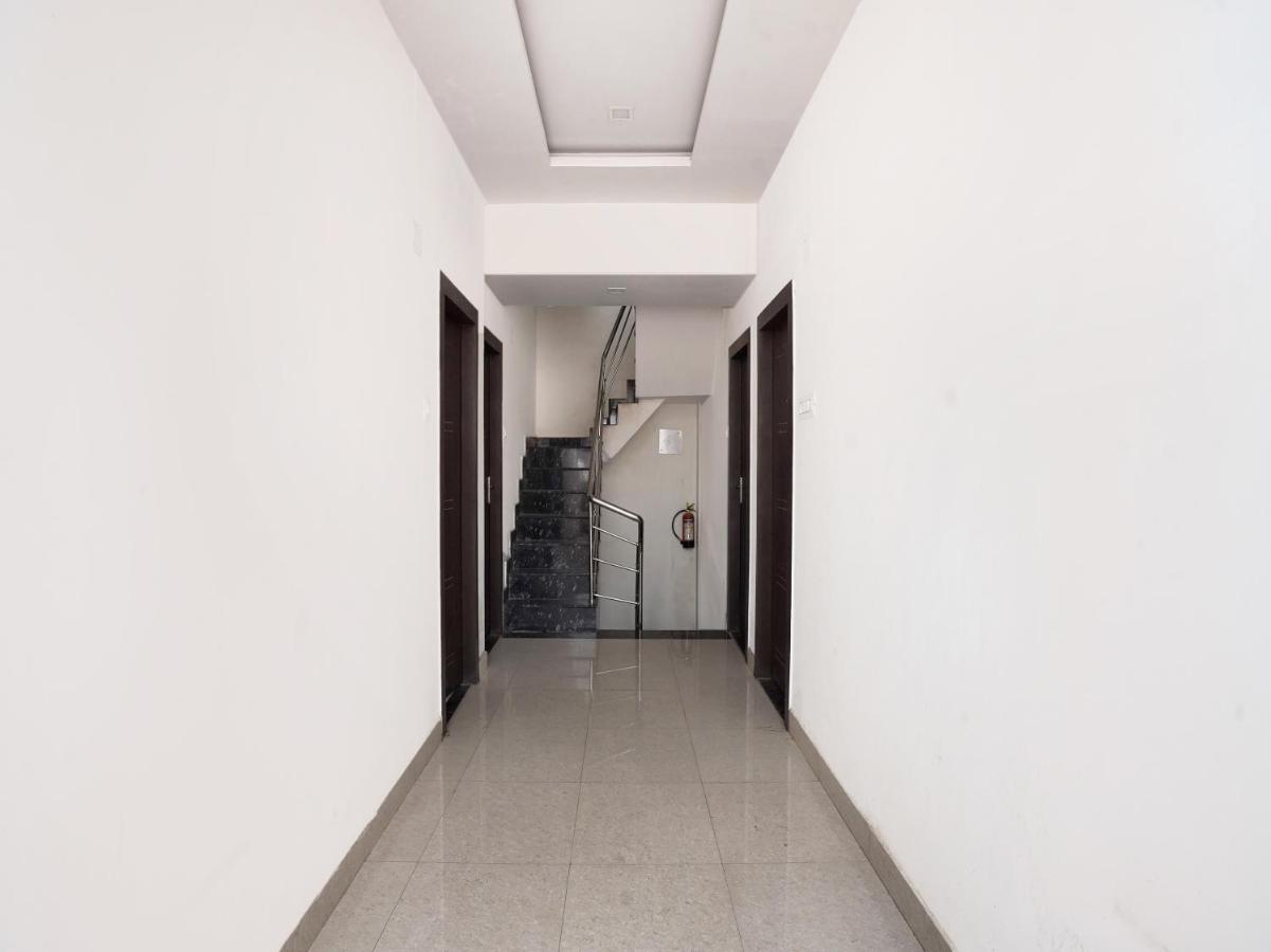 Vaccinated Staff - Oyo 74707 Balaji Inn Varanasi Exterior photo